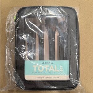 NEW Sephora Total Brush Set with Black Case